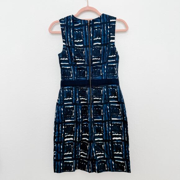 Milly of New York Sleeveless Round Neck Zip Back Indigo Print Sheath Dress Sz 0 - Picture 6 of 7